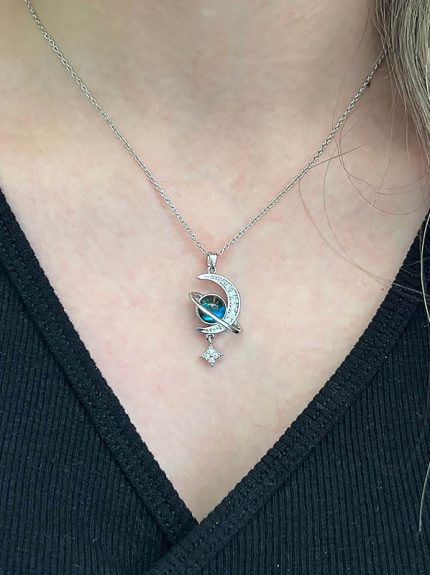 گردنبند زنانه ماه و زحل نقره ای