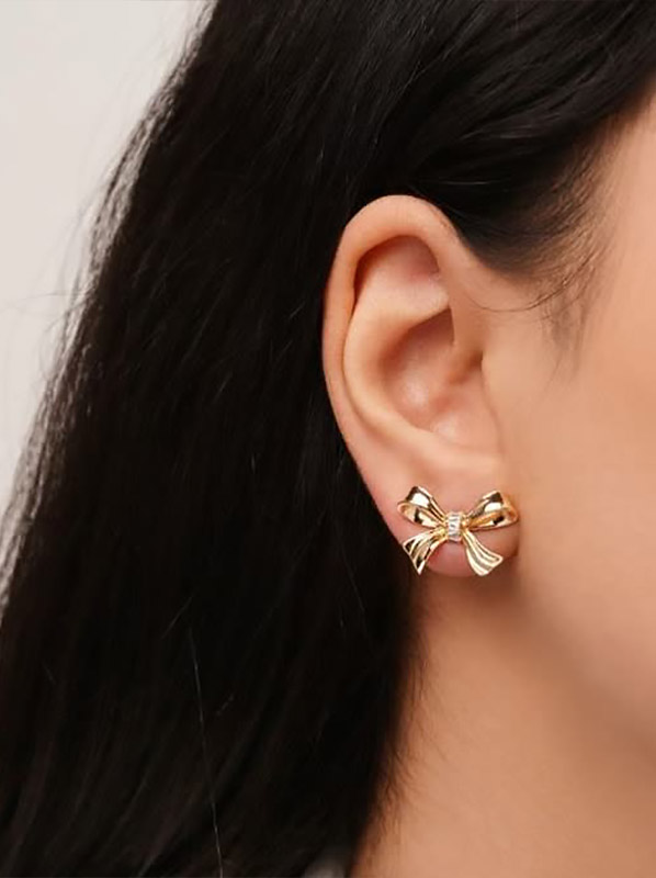 گوشواره میخی پاپیون ظریف برند ysx گوشواره میخی پاپیون ظریف برند ysx